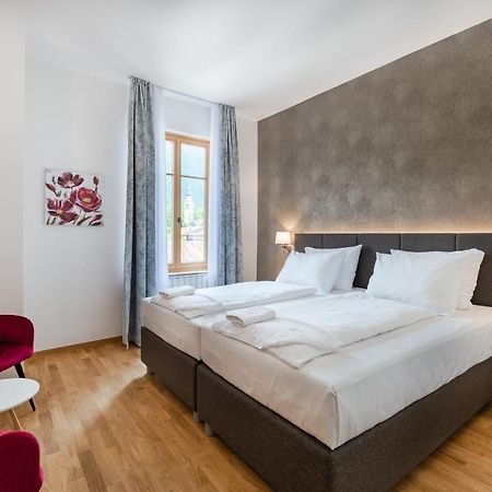 Hotel Dvorec Tolmin Bagian luar foto