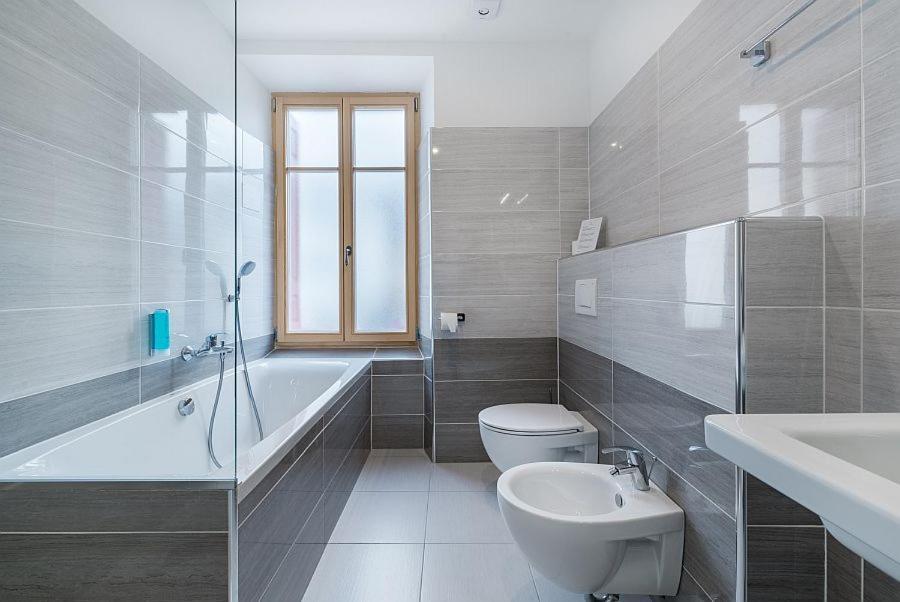 Hotel Dvorec Tolmin Bagian luar foto