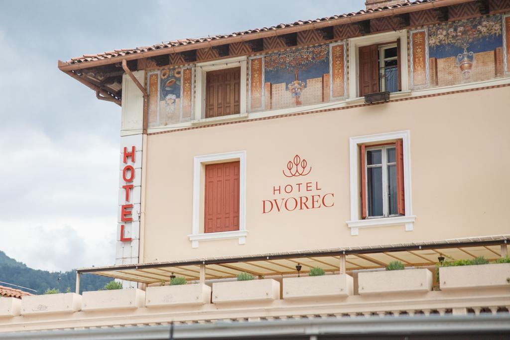 Hotel Dvorec Tolmin Bagian luar foto